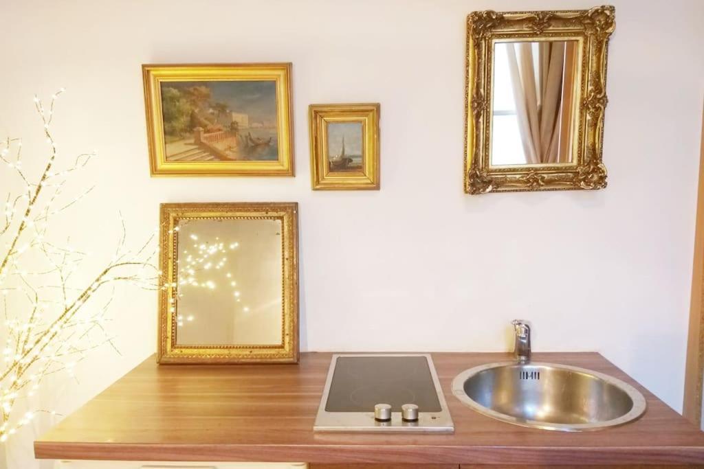 Small Luxurious Room In The Heart Of Saint Germain Paris Ngoại thất bức ảnh